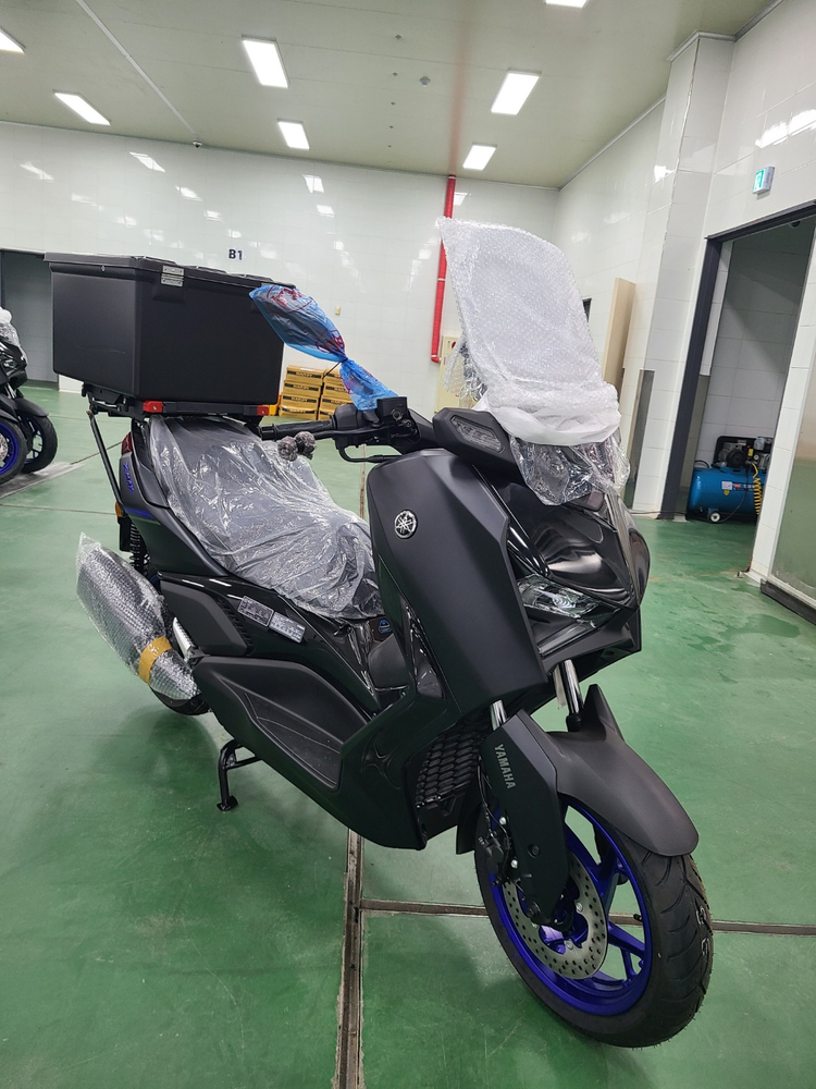 야마하 XMAX300 배달 오토바이 스쿠터 이미지