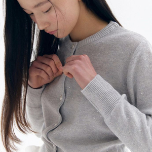 아일 aisle 에센셜 시퀸 가디건 그레이 색상 이미지