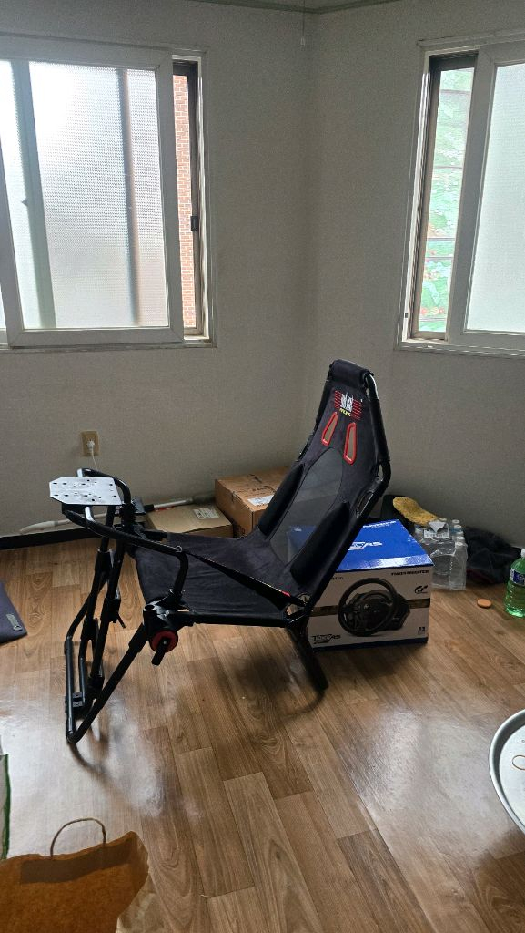 트러스트마스터 t300rs 이미지