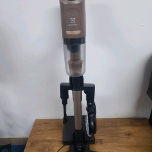 일렉트로룩스무선청소기 얼티밋홈 EFP91822(A급,삼성배터리교체>49분연속작동,전체Cleaning완) 이미지