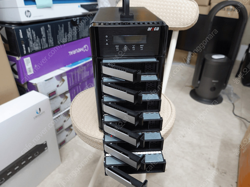 (ARC-8050T3U) 대용량 108TB SAS 레이드 외장하드. 썬더볼트 3/4, USB4, USB3.0 지원) 이미지