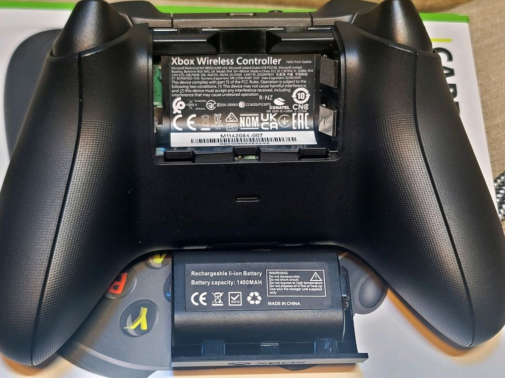 XBOX 엑박 4세대 게임패드 풀 패키지 전용충전지+USB3미터 케이블+ 블루투스동그리+스틱보호 캡 이미지