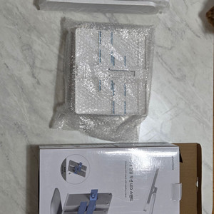 독서대 겸용 무선 LED 스탠드 NAO-L4200V 나오테크 이미지