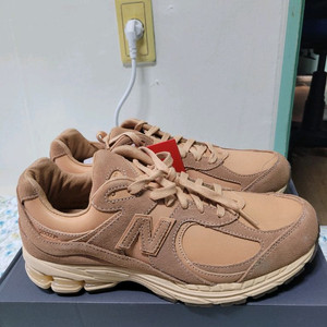 뉴발란스 2002R 브라운 240새상품 이미지