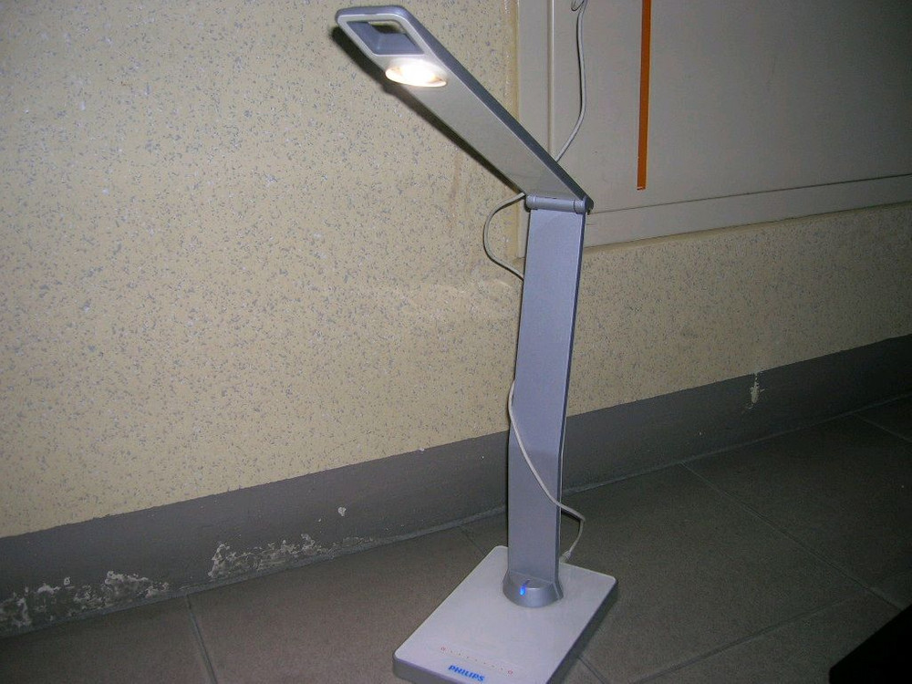 필립스 아이 케어 Power LED 스탠드 이미지