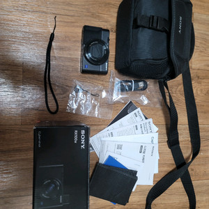 소니 RX100M4 똑딱이 카메라 판매합니다