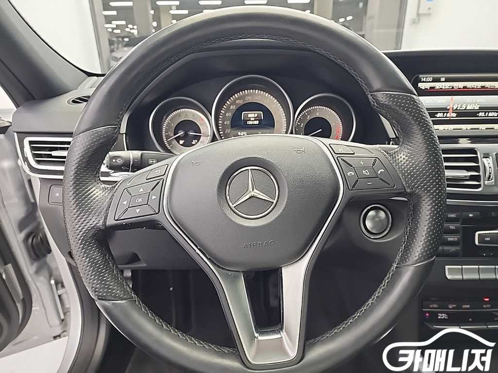 [벤츠]E-클래스 W213 E300 4MATIC 아방가르드 #고유가특가 이미지