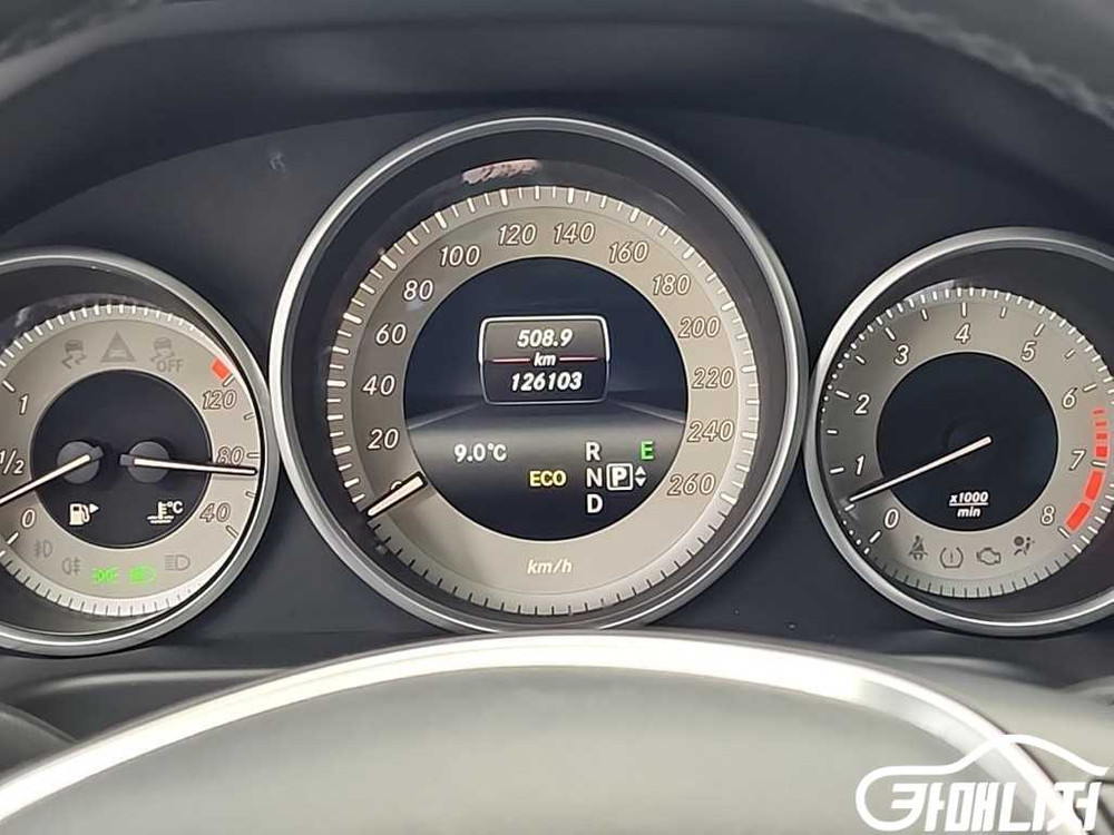 [벤츠]E-클래스 W213 E300 4MATIC 아방가르드 #고유가특가 이미지