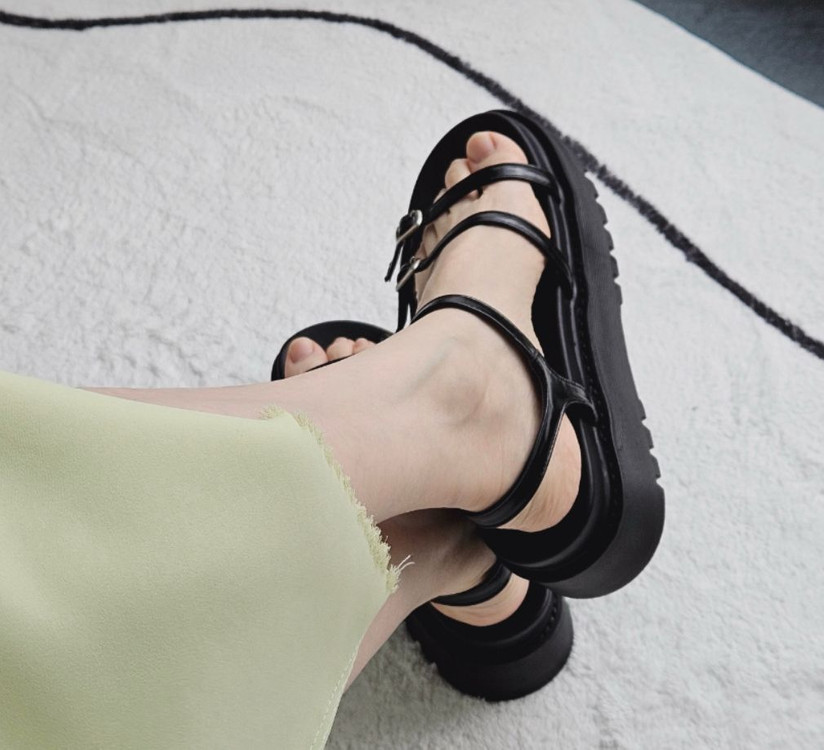 마크모크 Mulan 블랙 스트랩 플랫폼 샌들4cm 이미지