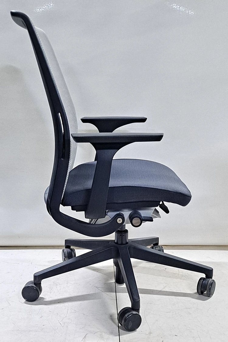 스틸케이스 씽크 V2 의자 (Steelcase Think V2 Chair 465A300) - 회색, 파손 이미지