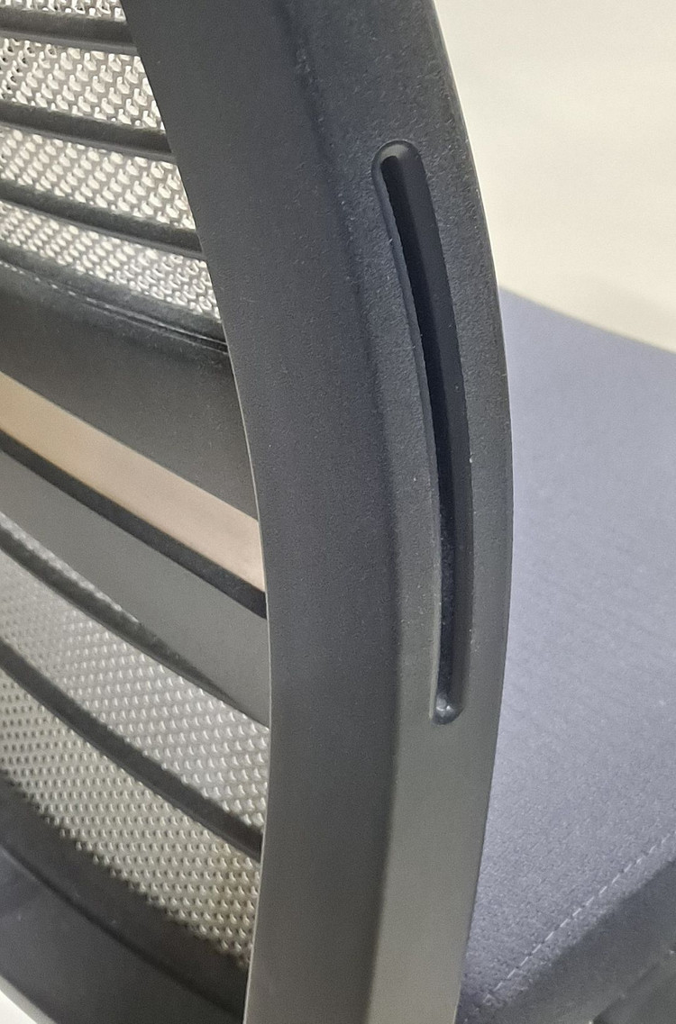 스틸케이스 씽크 V2 의자 (Steelcase Think V2 Chair 465A300) - 회색, 파손 이미지