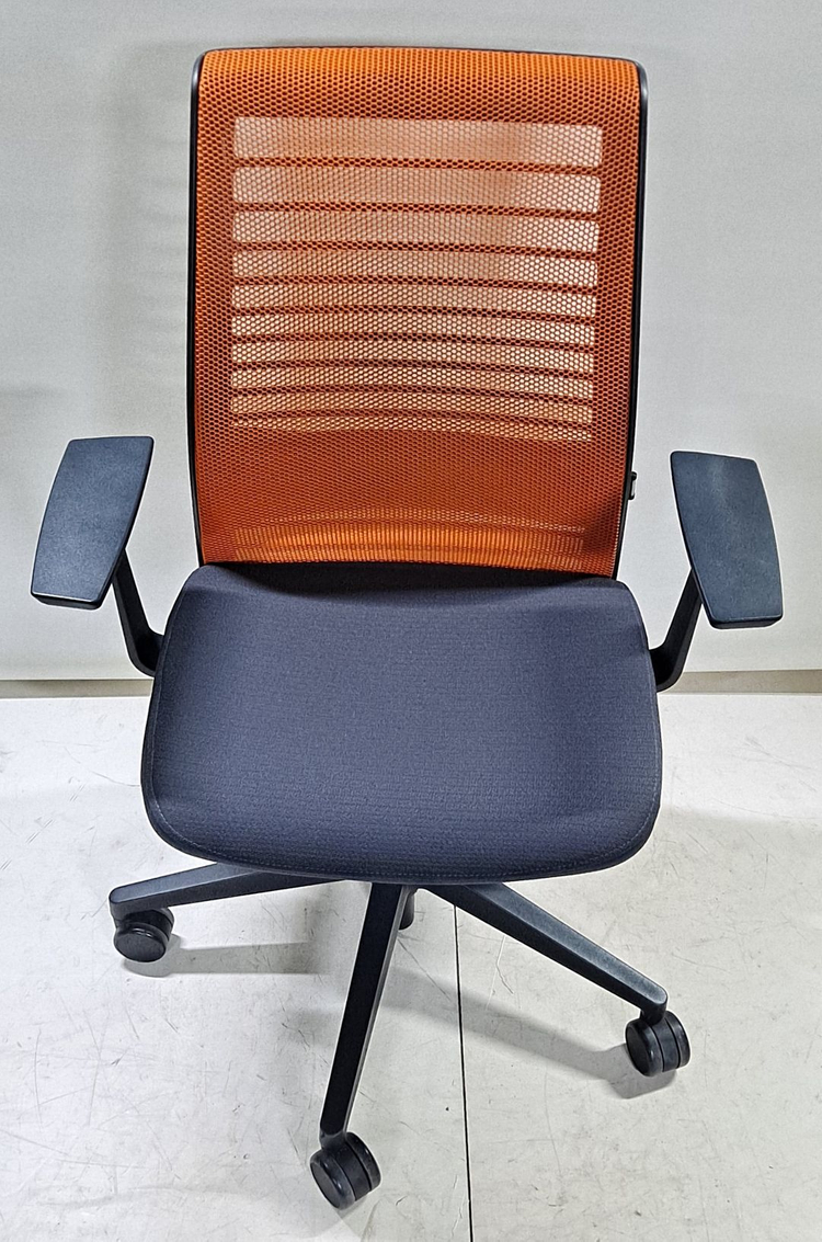 스틸케이스 씽크 V2 의자 (Steelcase Think V2 Chair 465A300) - 빨강, 파손 이미지