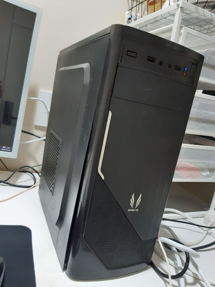 컴퓨터풀세트i7,16GBGTX1070삼성32인치모니터,180GB+마우스,패드+키보드30만원 이미지