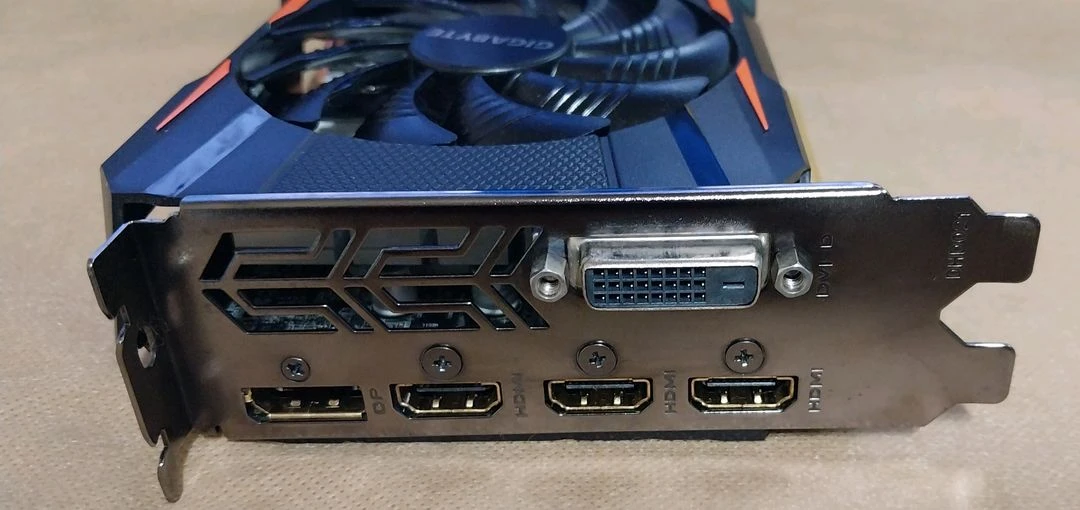 기가바이트 GTX1050 2G 이미지