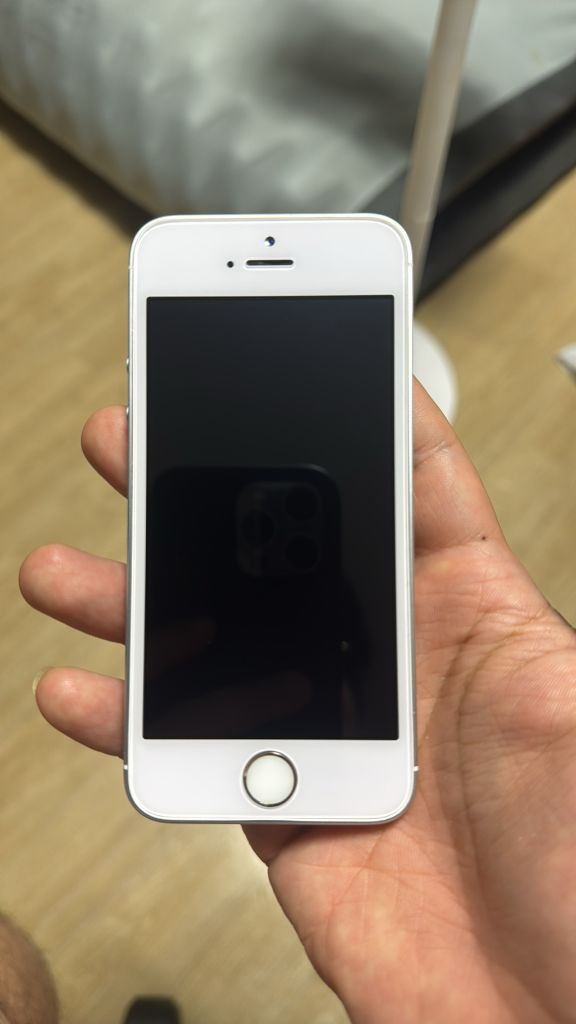 아이폰 se1 실버 64GB 무음카메라 이미지