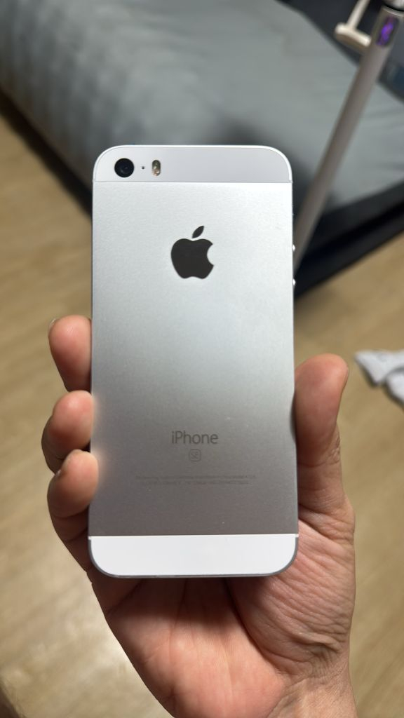 아이폰 se1 실버 64GB 무음카메라 이미지