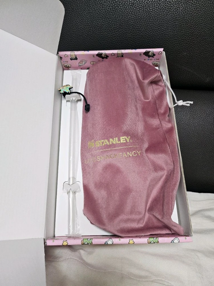 스탠리 퀜처 텀블러 H2.0 40oz 짱구 콜라보 이미지