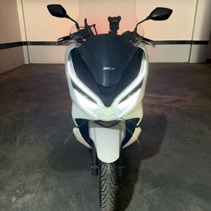 혼다 더뉴 PCX 125cc 스쿠터 이미지