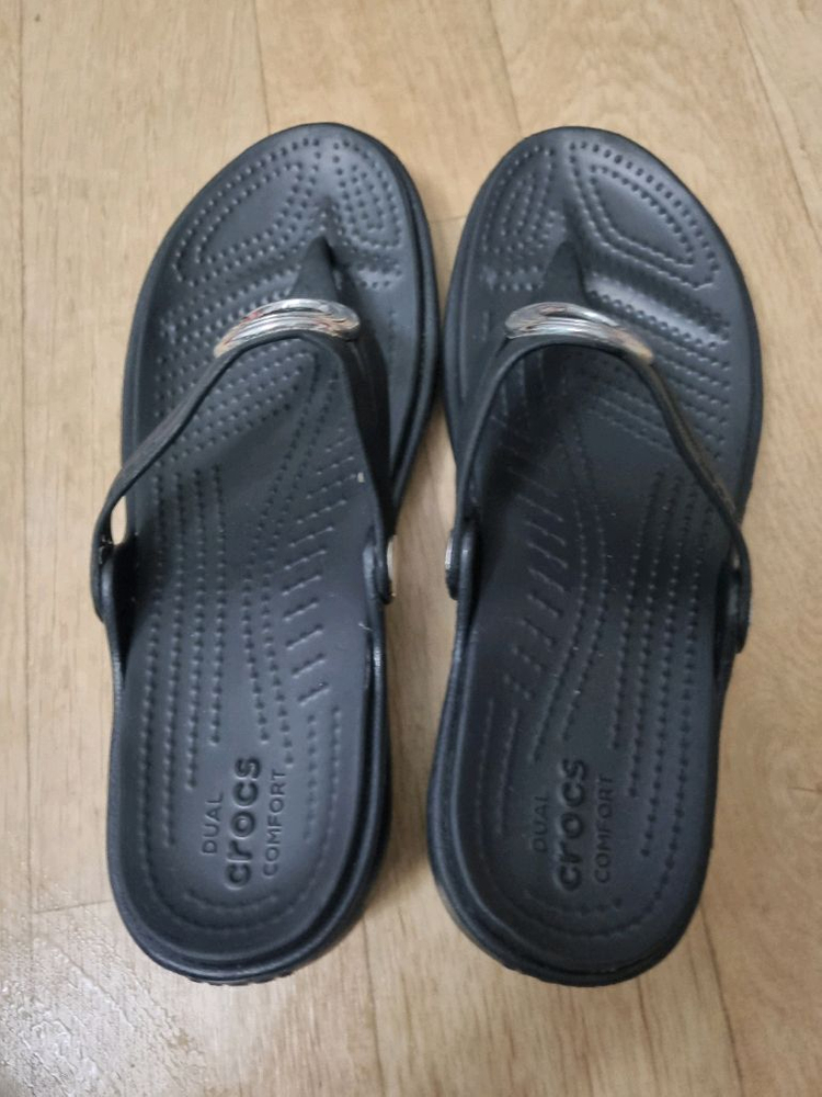 크록스 여성 쪼리샌들 W6 230 이미지