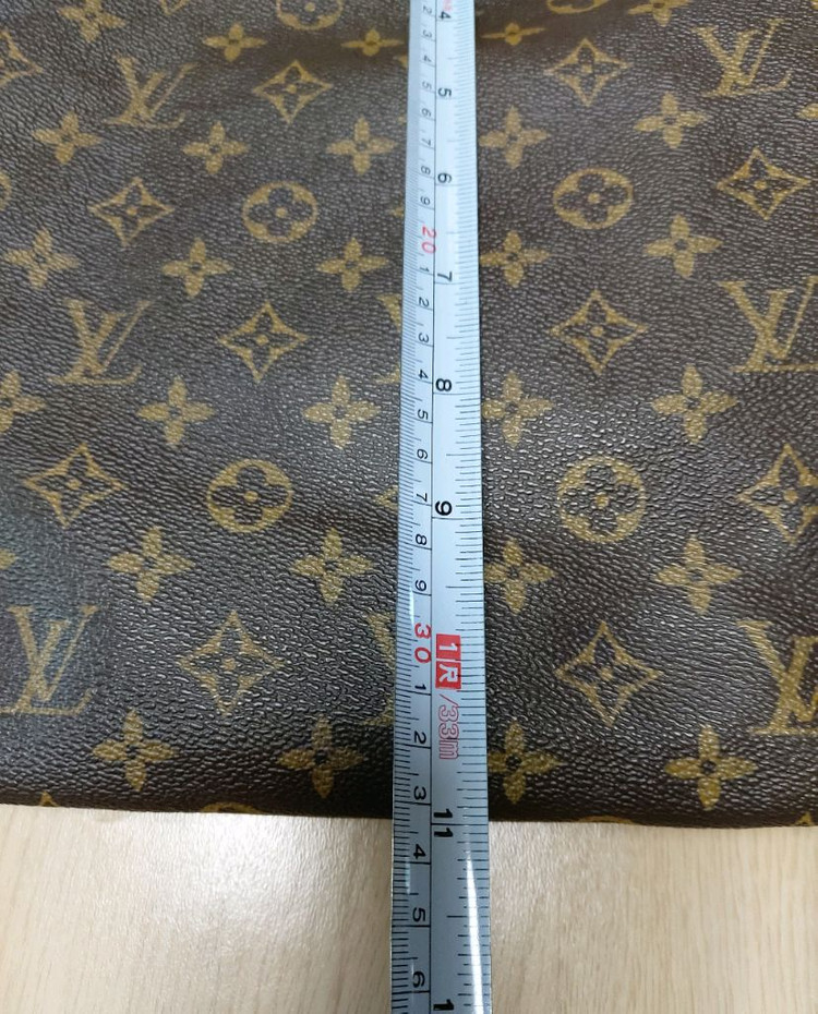 **** 클래식 모노그램 패턴 스타일 가방 이미지