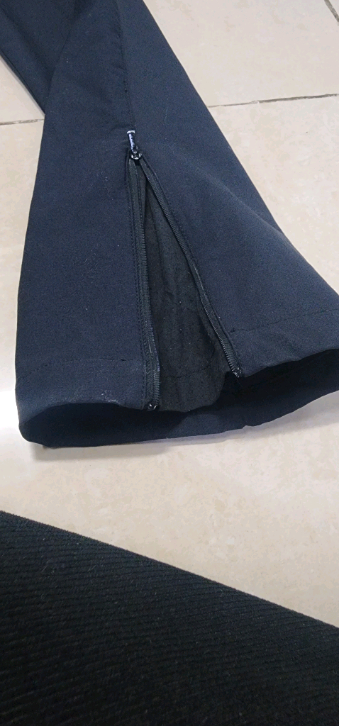 몬츄라 여성 팬츠 L / 아크테릭스 여성집업등 이미지