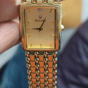 부로바 고급라인 (BULOVA) 빈티지 다이아몬드 쿼츠 드레스 워치 (97F19)내용:판매업자 아니라 시계에 대해 이미지