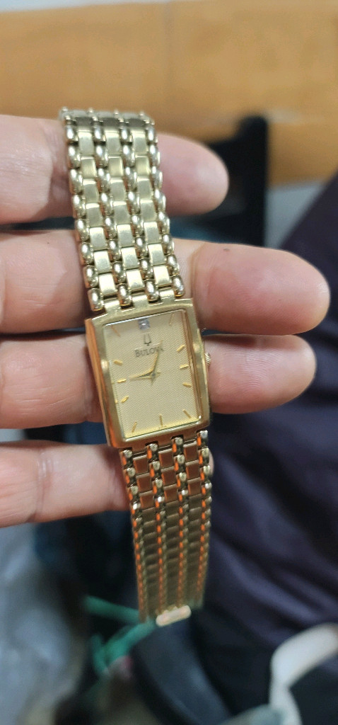 부로바 고급라인 (BULOVA) 빈티지 다이아몬드 쿼츠 드레스 워치 (97F19)내용:판매업자 아니라 시계에 대해 이미지