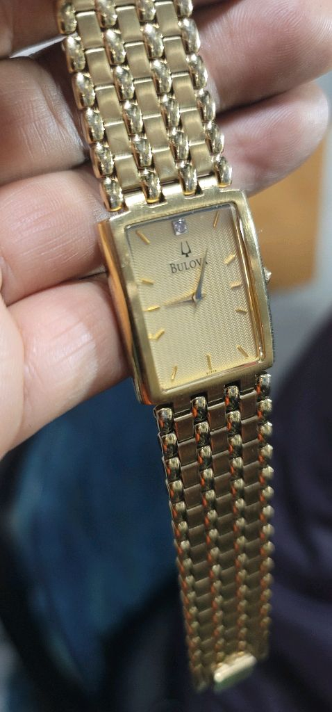 부로바 고급라인 (BULOVA) 빈티지 다이아몬드 쿼츠 드레스 워치 (97F19)내용:판매업자 아니라 시계에 대해 이미지