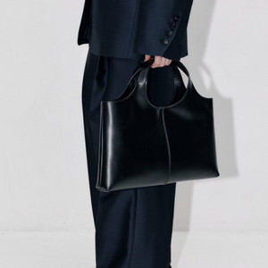 파르뱅 레더 토트백 / FARVEN LEATHER TOTE BAG / 블랙 / 파르벵 가방 이미지