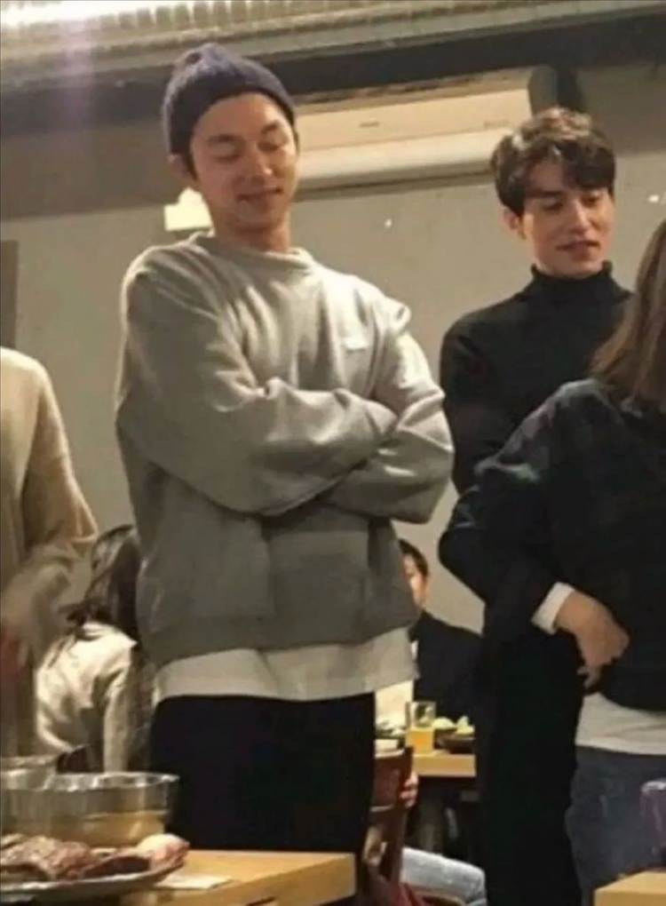 아크네스튜디오 맨투맨 xs 핀트페이스 멜란지 그레이 이미지