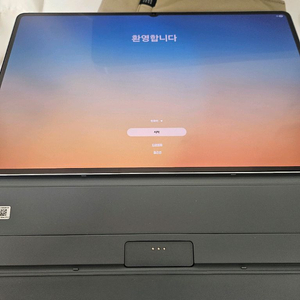 갤럭시탭 S11 울트라 5G 512GB 실버/ 실사용 5회 미만 SS급/ 키북 정품, 강화유리, 파우치 포함 이미지