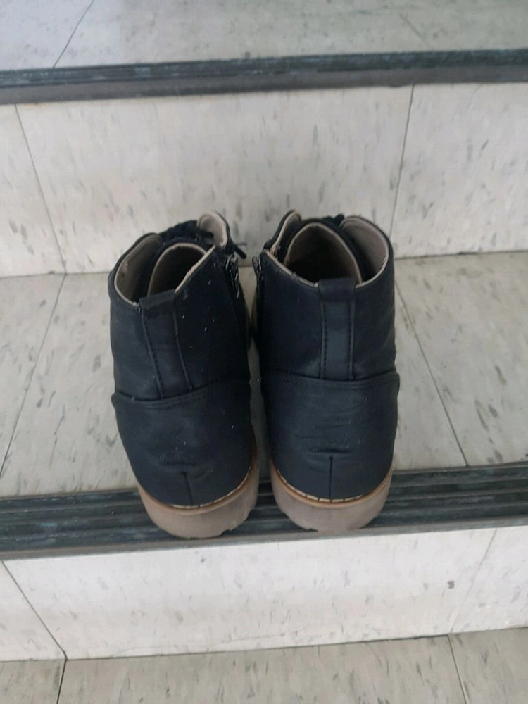 검정색 남성 부츠 이미지