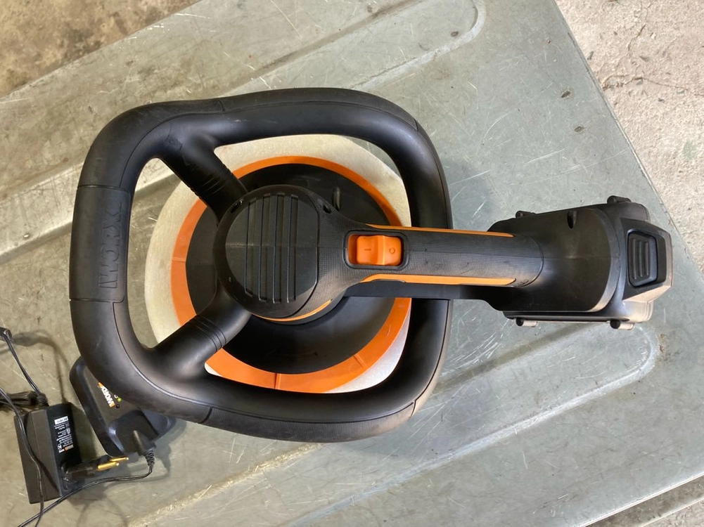 WORX WX856L 20V 광택기 10인치 무선 폴리셔 이미지