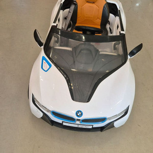 bmw i8 유아전동차 이미지