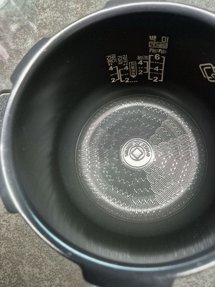 쿠첸 6인용 내솥 이미지