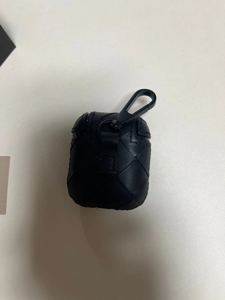 보테가베네타 인트레치아토 키링 블랙 에어팟 케이스 새제품 이미지