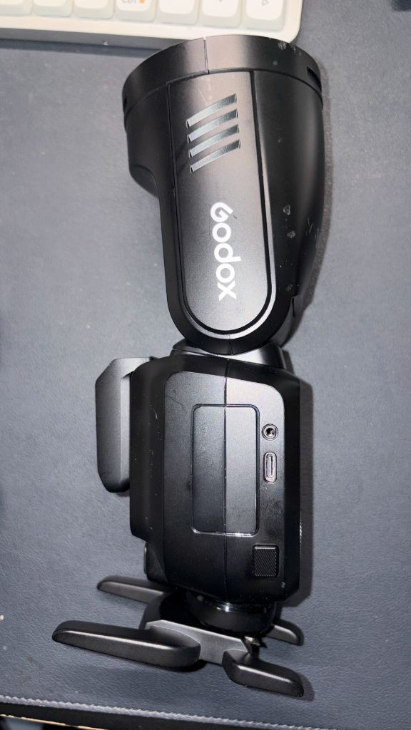 고독스 Godox V100 C(캐논용) 100W 스피드라이트 이미지