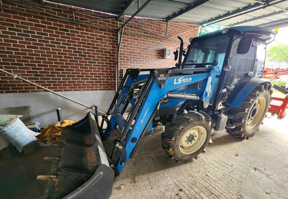 트랙터 LS엠트론 XU6168 이미지