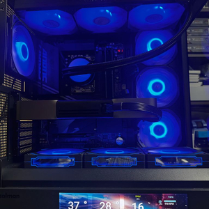 컴퓨터(9800x3d + 5080FE) 983d14 이미지