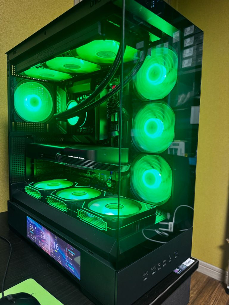 컴퓨터(9800x3d + 5080FE) 983d14 이미지