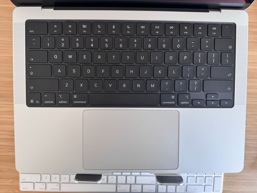 (박스 풀구성 거의 새상품) 맥북 M5 Pro칩 14인치 24GB/2TB 이미지