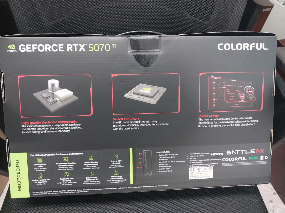 RTX 5070 Ti 그래픽카드 이미지