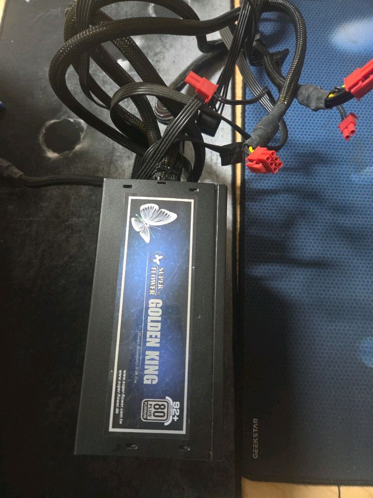 슈퍼플라워 750W PLATINUM 모듈 파워서플라이 이미지