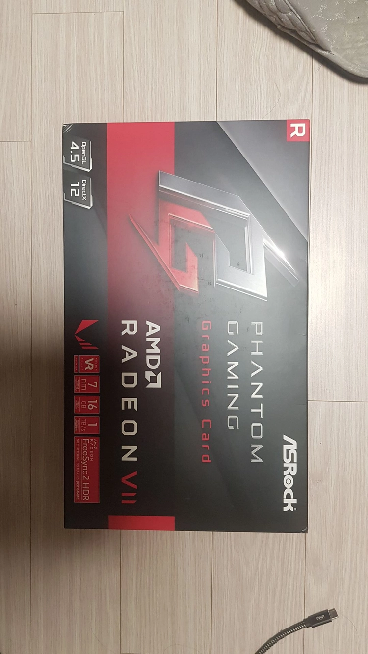 인텔 i9-13900KF+메인보드+128GB+GPU(16GB) 반본체 이미지