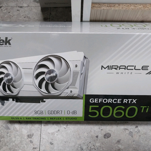 지포스 RTX 5060 Ti 그래픽카드 화이트 미개봉 이미지