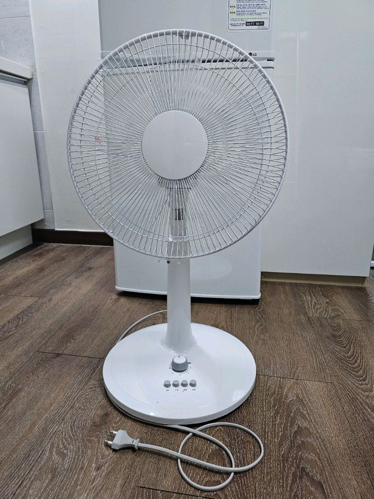 선풍기/써큘레이터, 전기 스토브, 모기퇴치기, 몰펀, 헬로키티 좌변기 (중고) 이미지