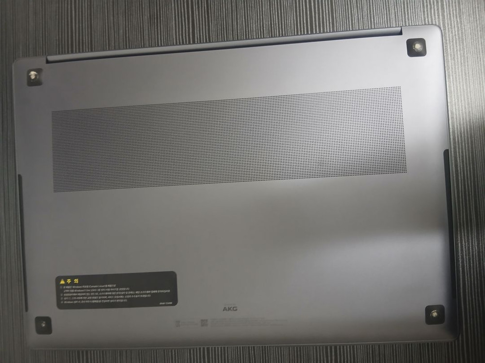 삼성전자 갤럭시북4 울트라 NT960XGP-G72A 인텔 코어 Ultra 7 RTX4050 16인치 저장용량 2TB 이미지