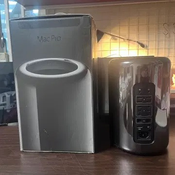 애플 맥프로(Mac Pro) 본체,정품케이블 팝니다 모두 순정 이미지