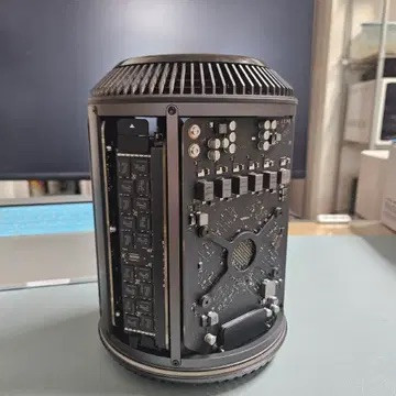 애플 맥프로(Mac Pro) 본체,정품케이블 팝니다 모두 순정 이미지