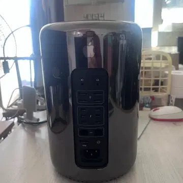 애플 맥프로(Mac Pro) 본체,정품케이블 팝니다 모두 순정 이미지